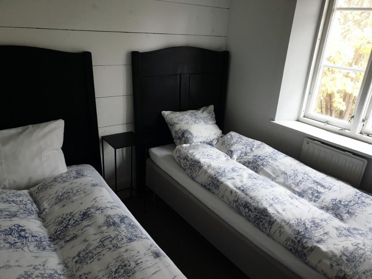 Soenerna Pa Nordgrenska Semesterboende 12B Åmål Exterior foto